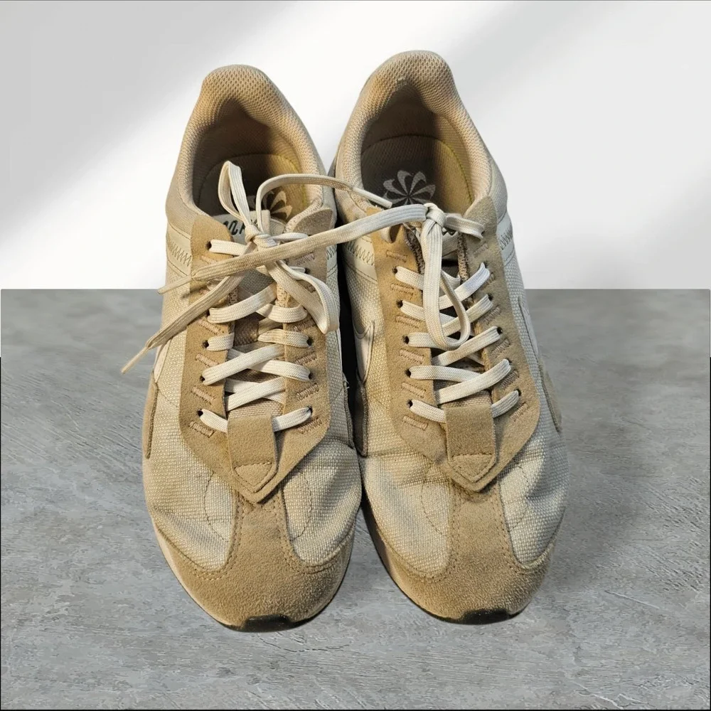 Nike Air Max Pre Day Women's Size 8.5 Sneaker Light Bone DM8259 002
